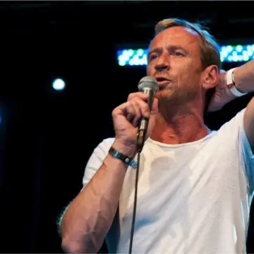 Foto föreställande Skuldra